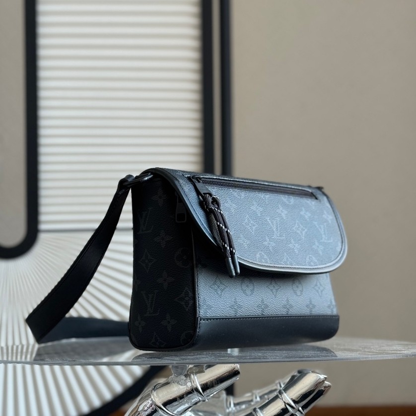 M12681 Pulse男士郵差包_13