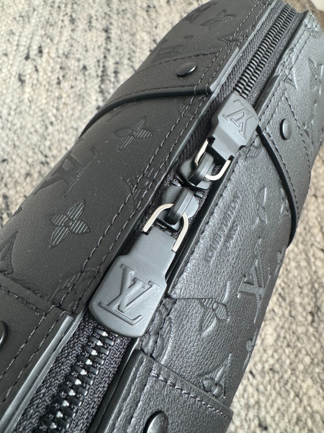 M26750 City Keepall_13