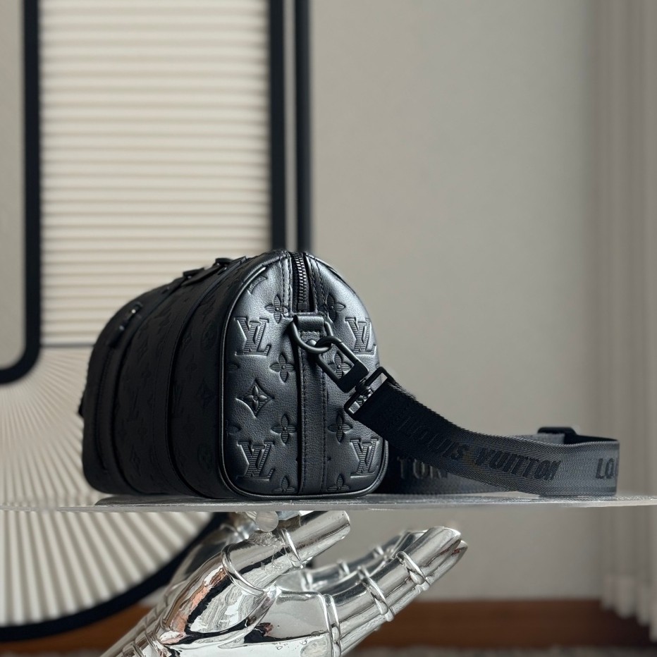 M26750 City Keepall_16