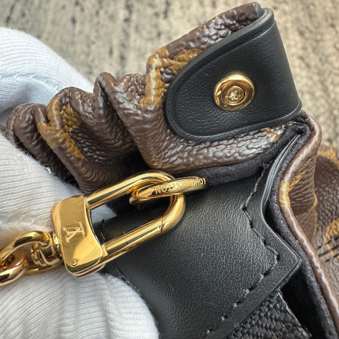 M27819 Pochette Sling小號雲朵包_7