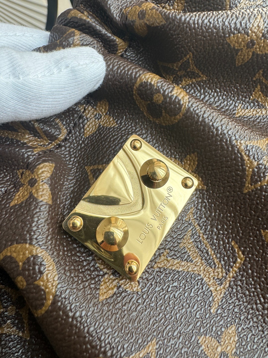 M27819 Pochette Sling小號雲朵包_14