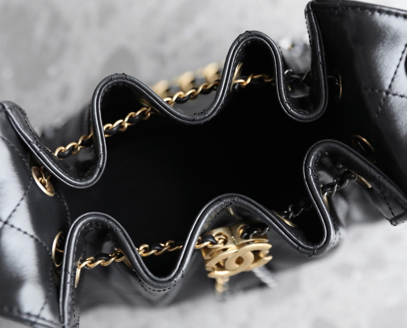 26C 25Bag Mini HandBag鴛鴦鏈亮牛皮黑色_6