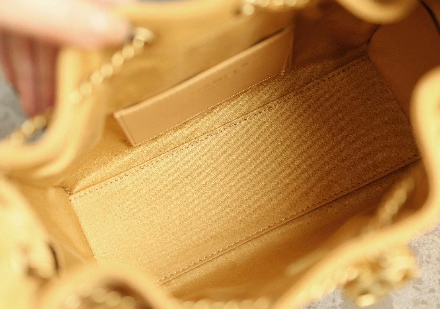 26C 25Bag Mini HandBag麂皮紋巧南瓜黃_3