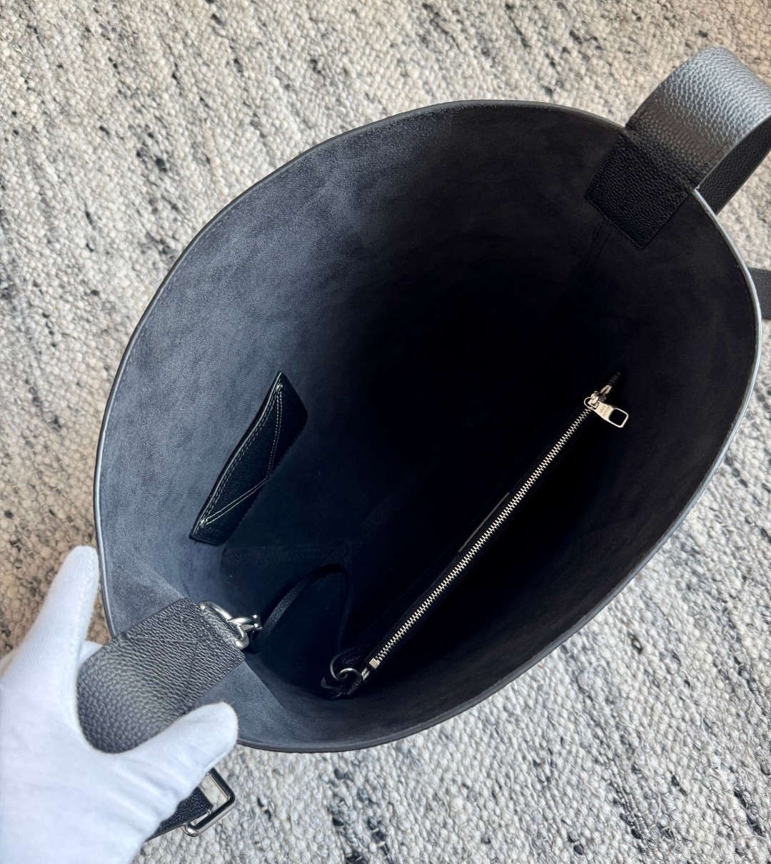 M27022 Verso Hobo水桶包_2