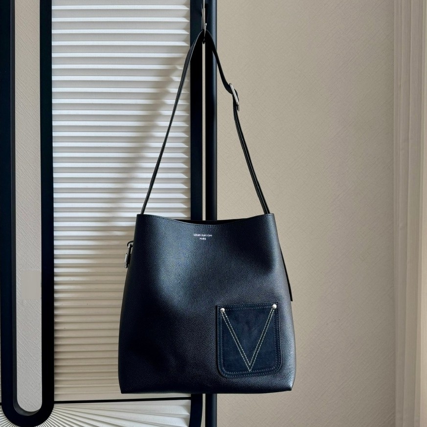 M27022 Verso Hobo水桶包_8