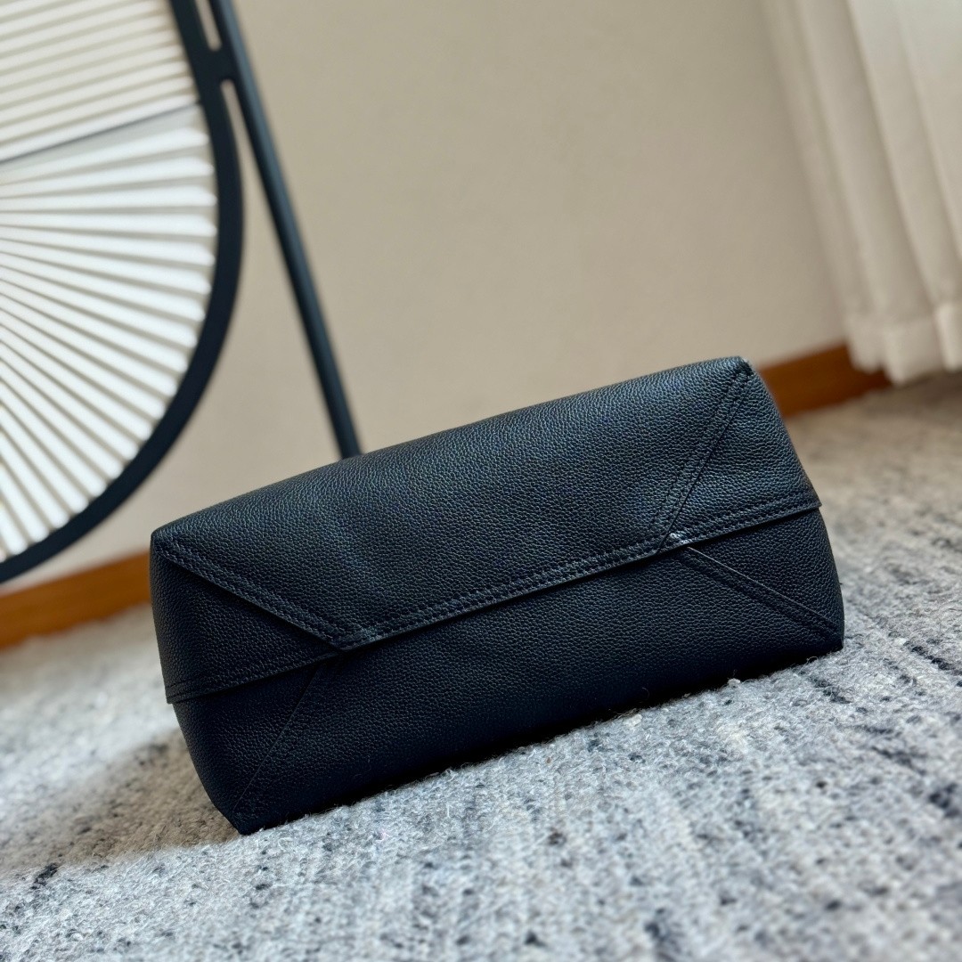 M27022 Verso Hobo水桶包_3