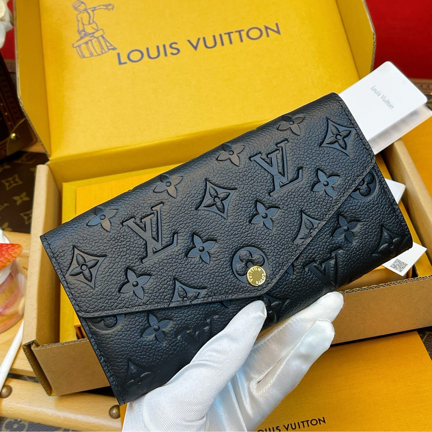 M82257 Sarah信封長夾黑色