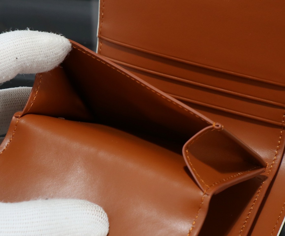 CE老花三折錢包_3