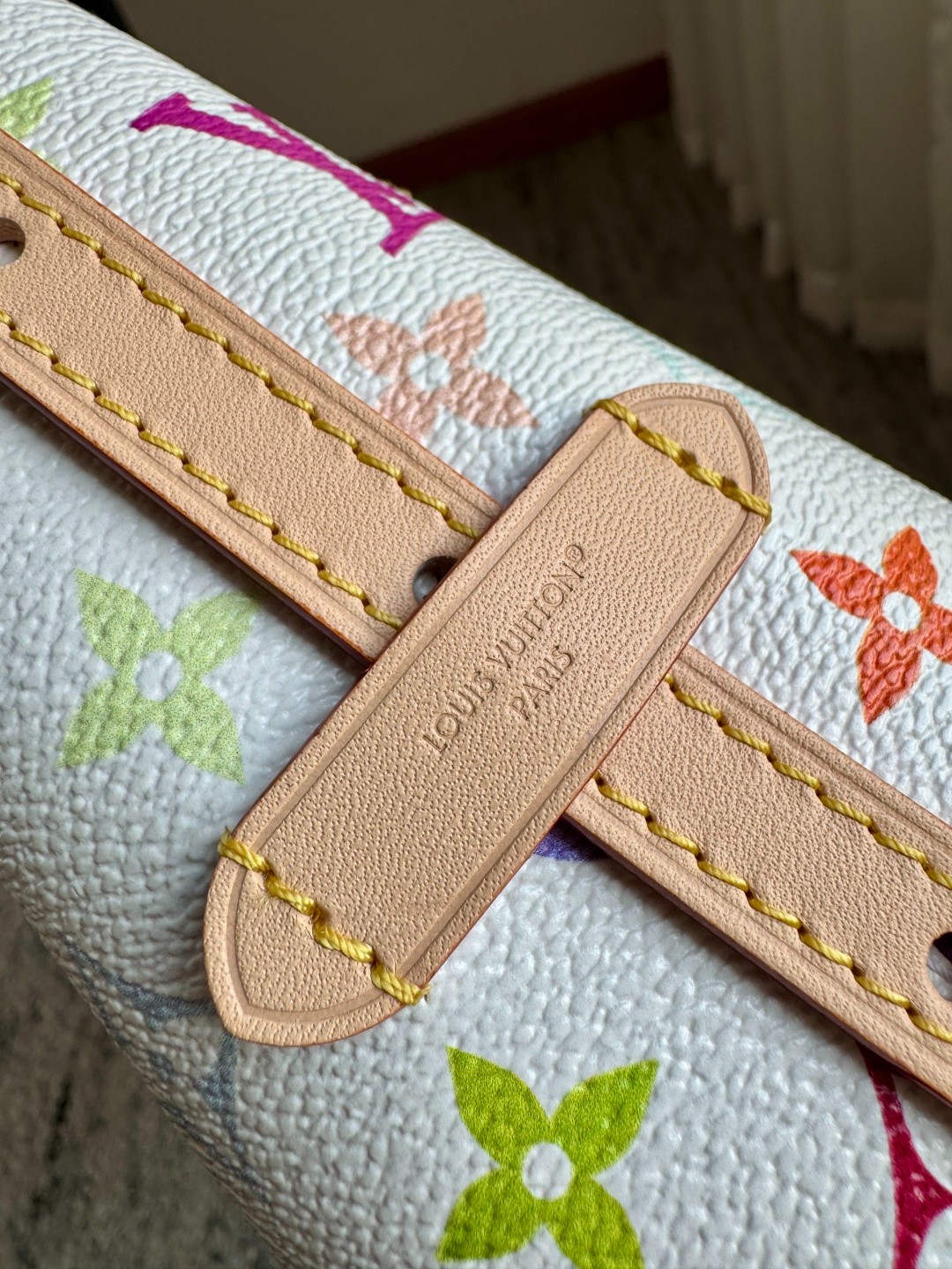 M27578 LvxTm Carryall East West 手袋_11