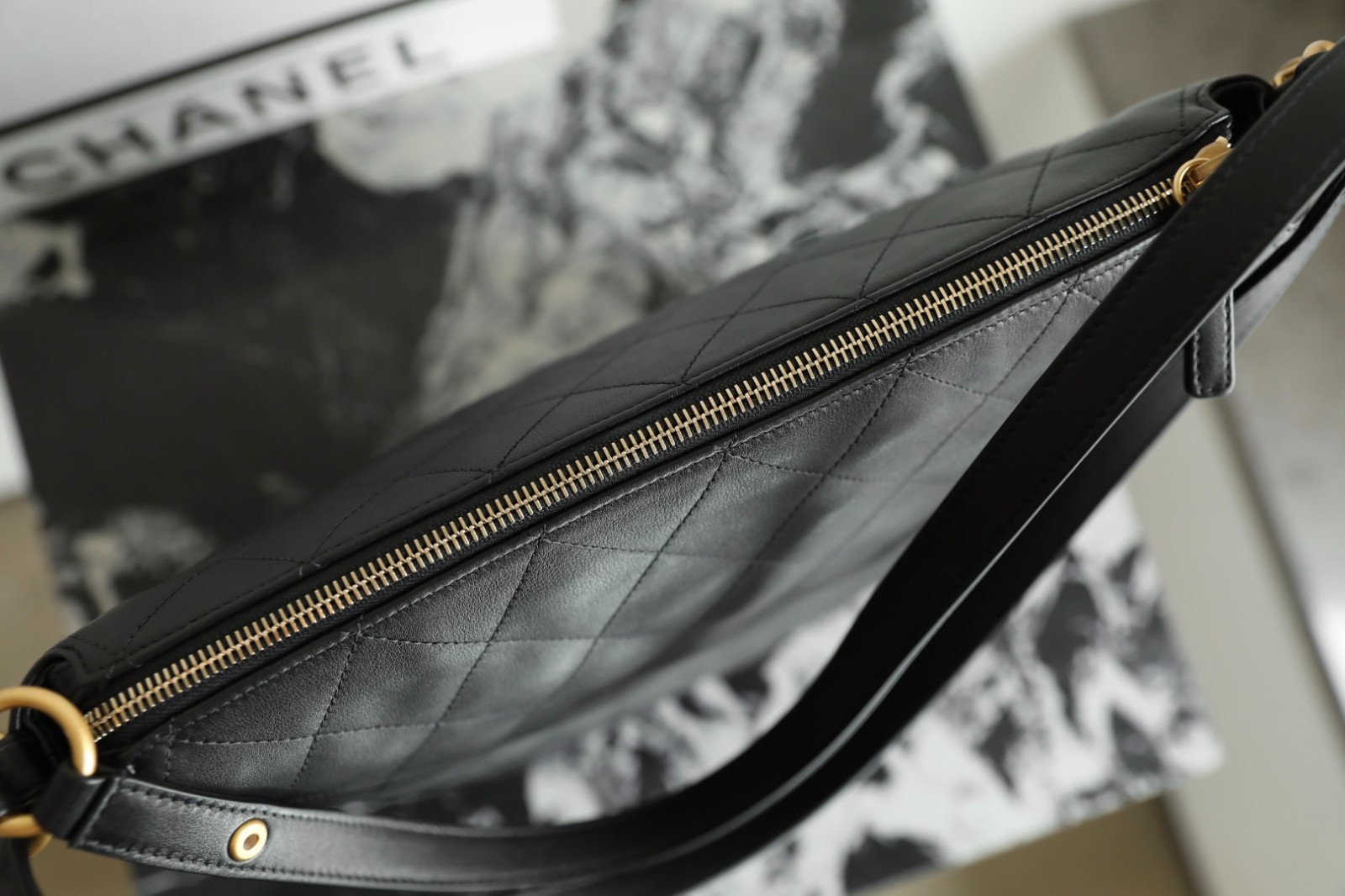 25S春夏Hobo背包 中號黑色_5