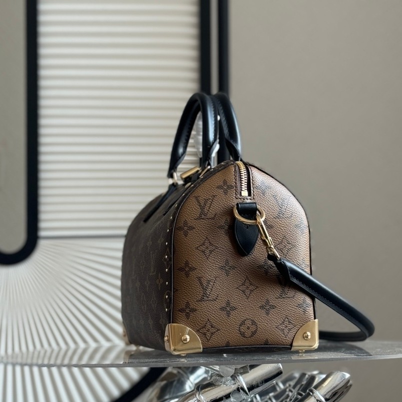 M26181 Speedy Trunk 25 手袋_3