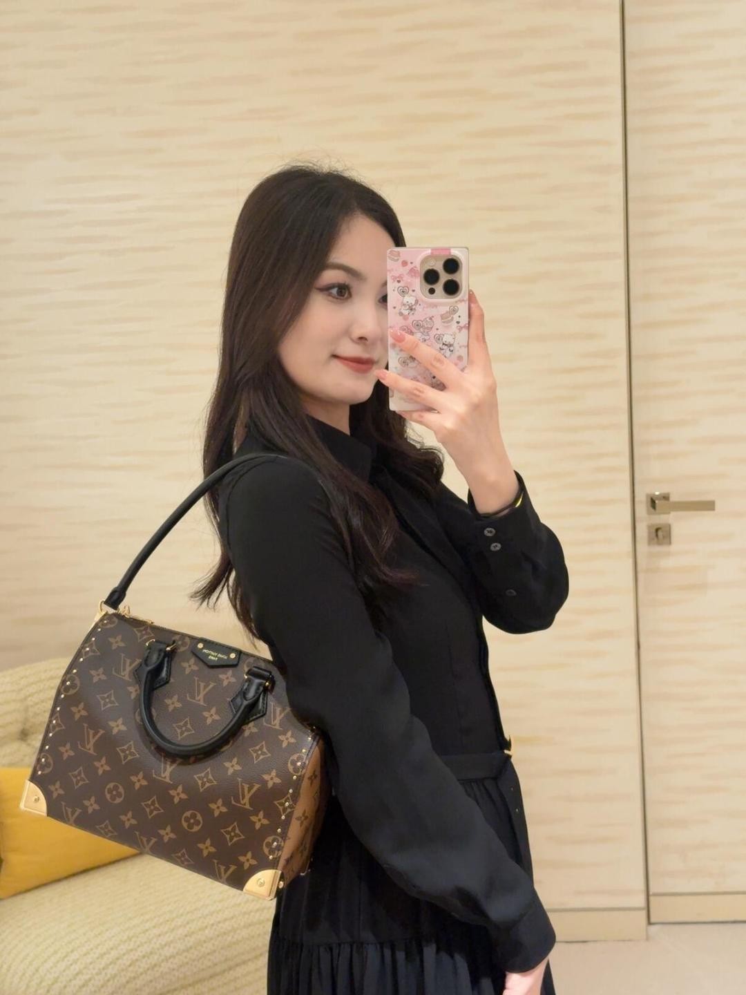 M26181 Speedy Trunk 25 手袋_2