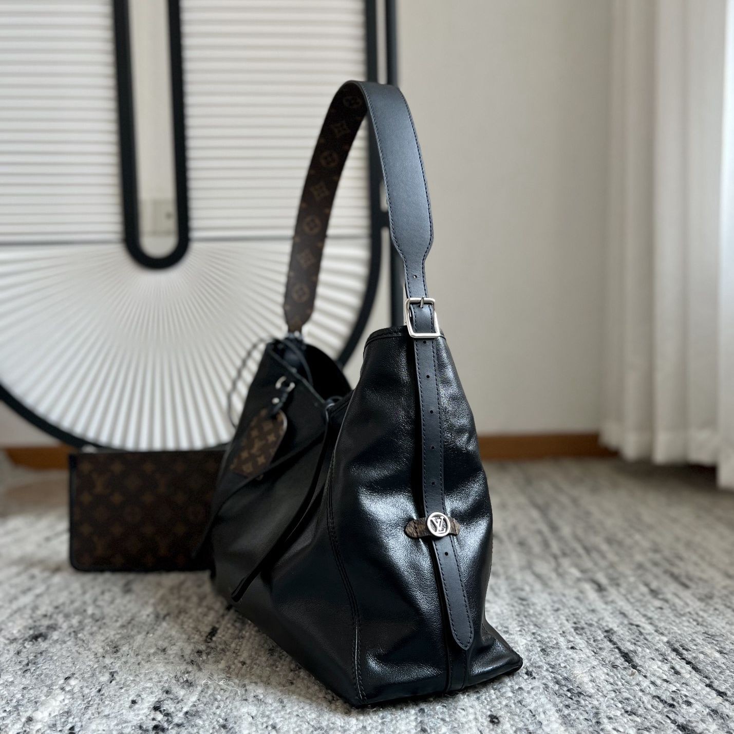 CarryAll Dark 中號手袋  M25143_5