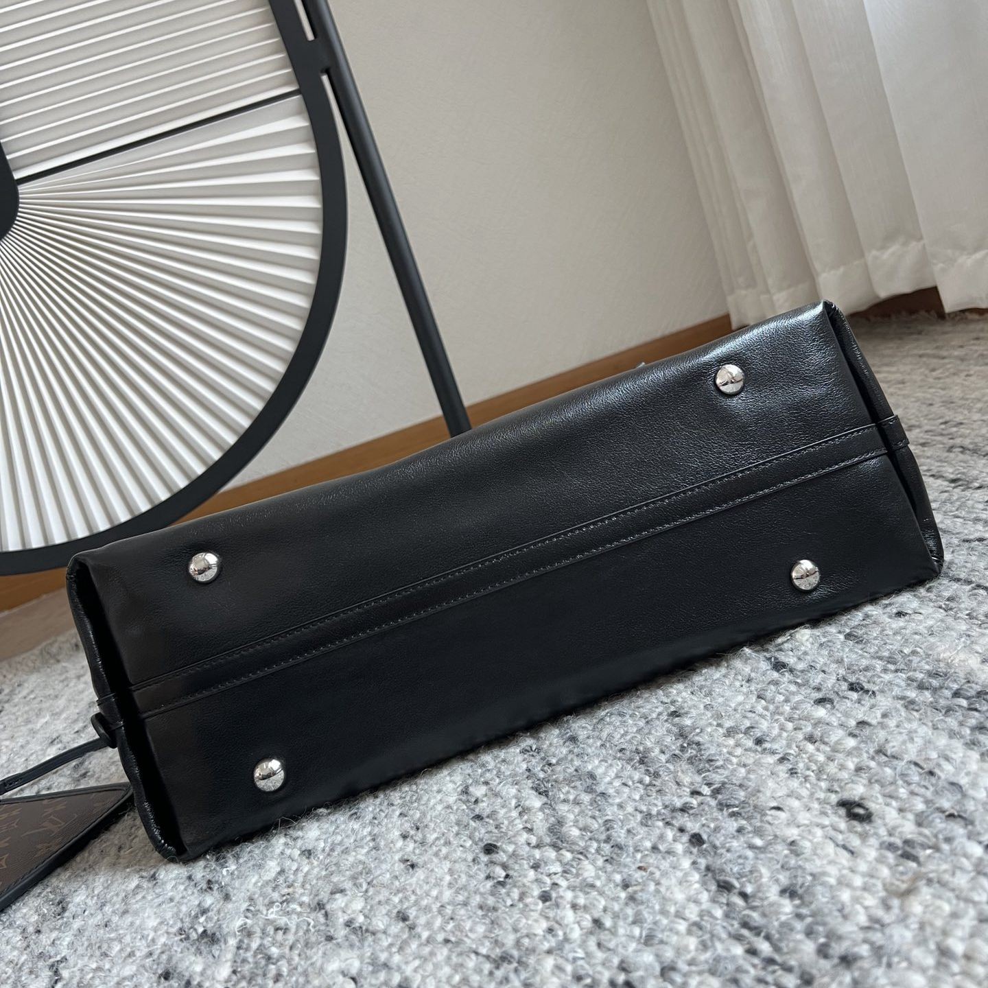 CarryAll Dark 中號手袋  M25143_8