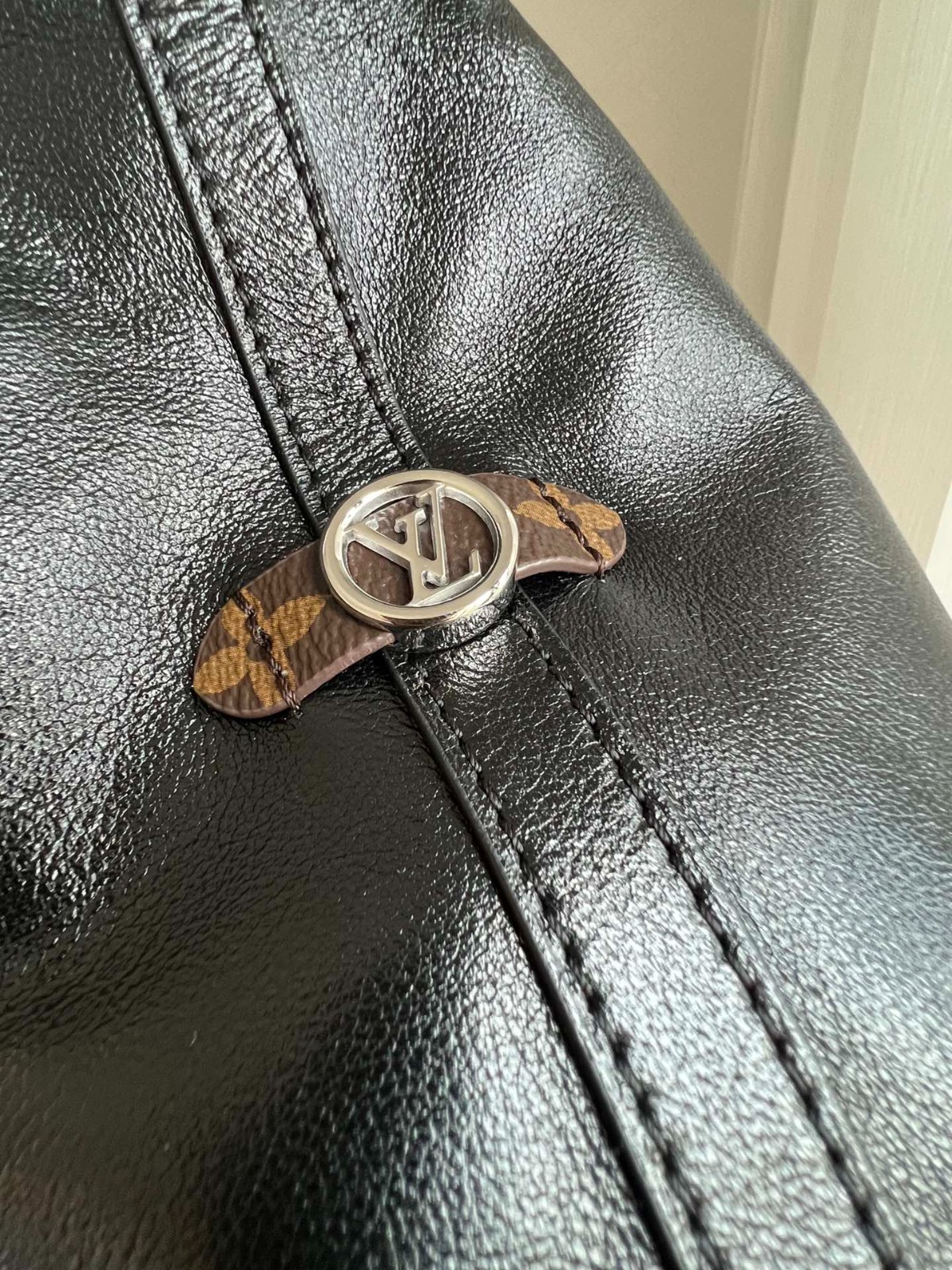 CarryAll Dark 中號手袋  M25143_7