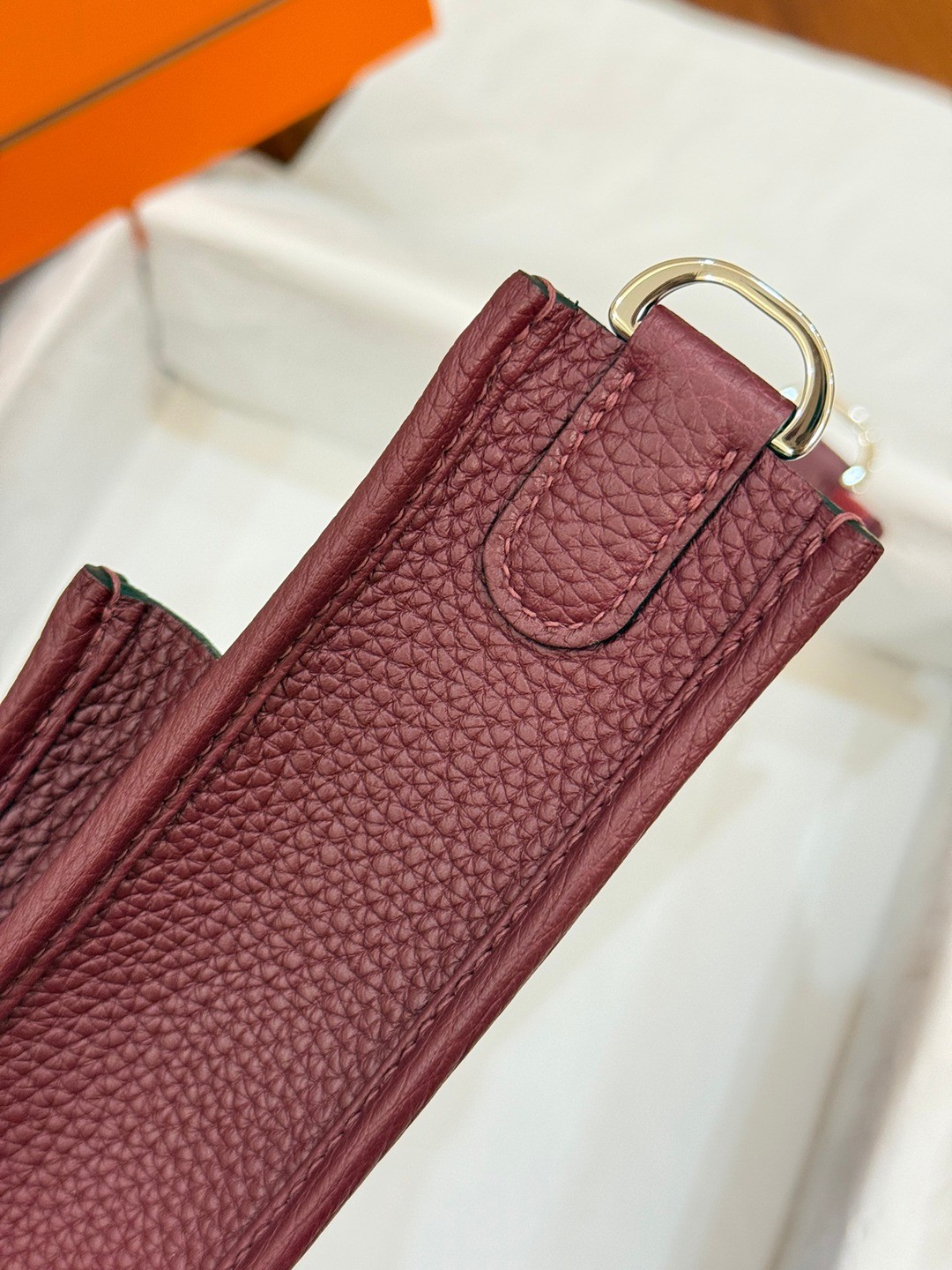 Evelyne 23 TC皮斜背包波爾多酒紅_3