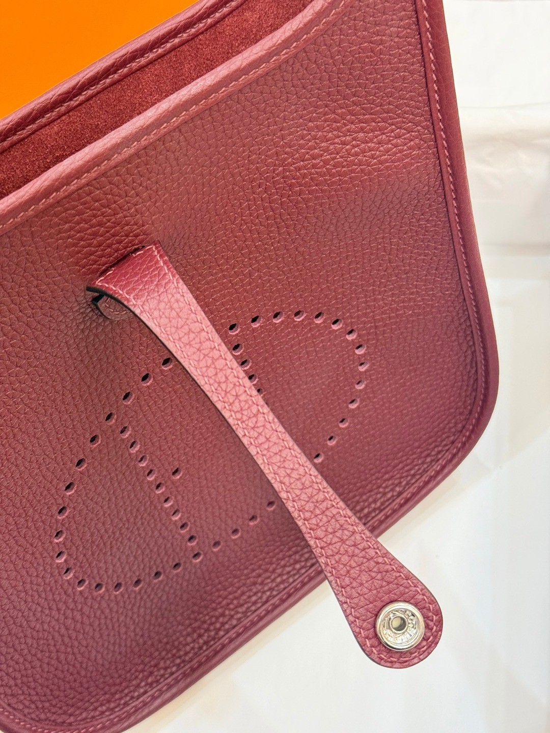 Evelyne 23 TC皮斜背包波爾多酒紅_6