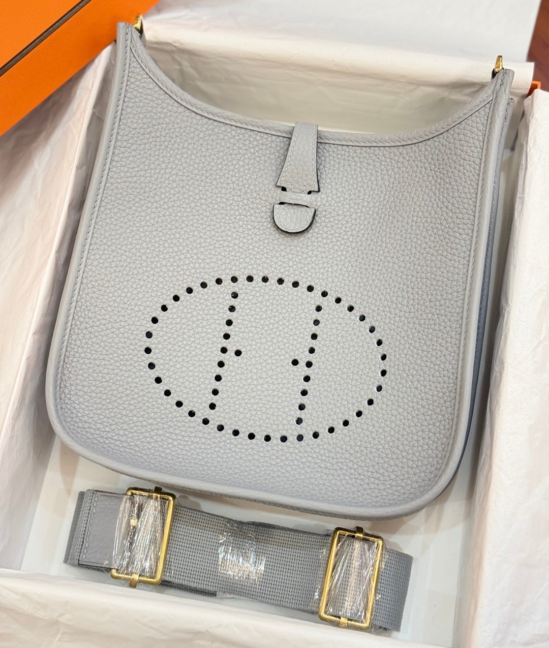 Evelyne 23 TC皮斜背包木偶灰