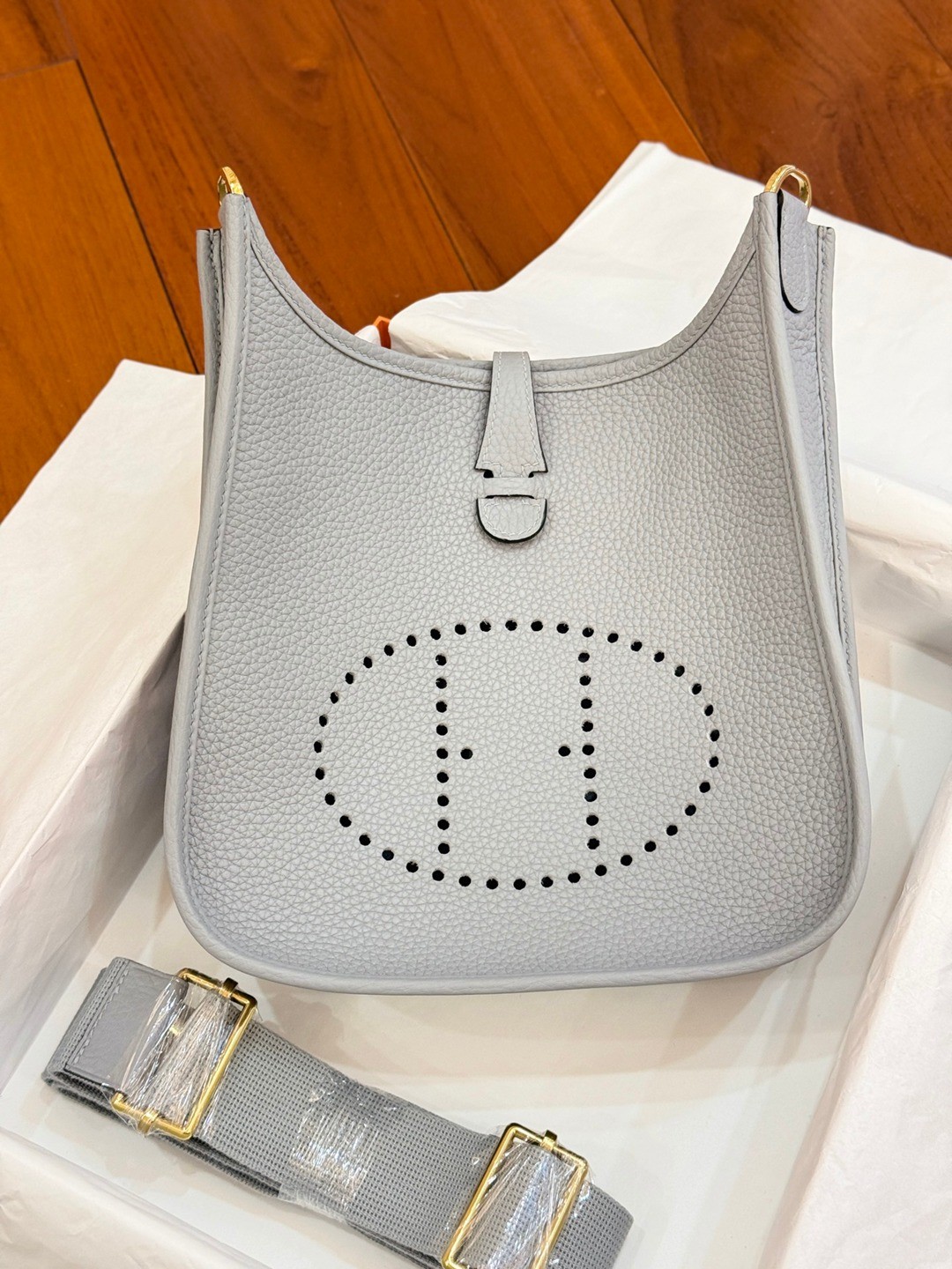 Evelyne 23 TC皮斜背包木偶灰_7