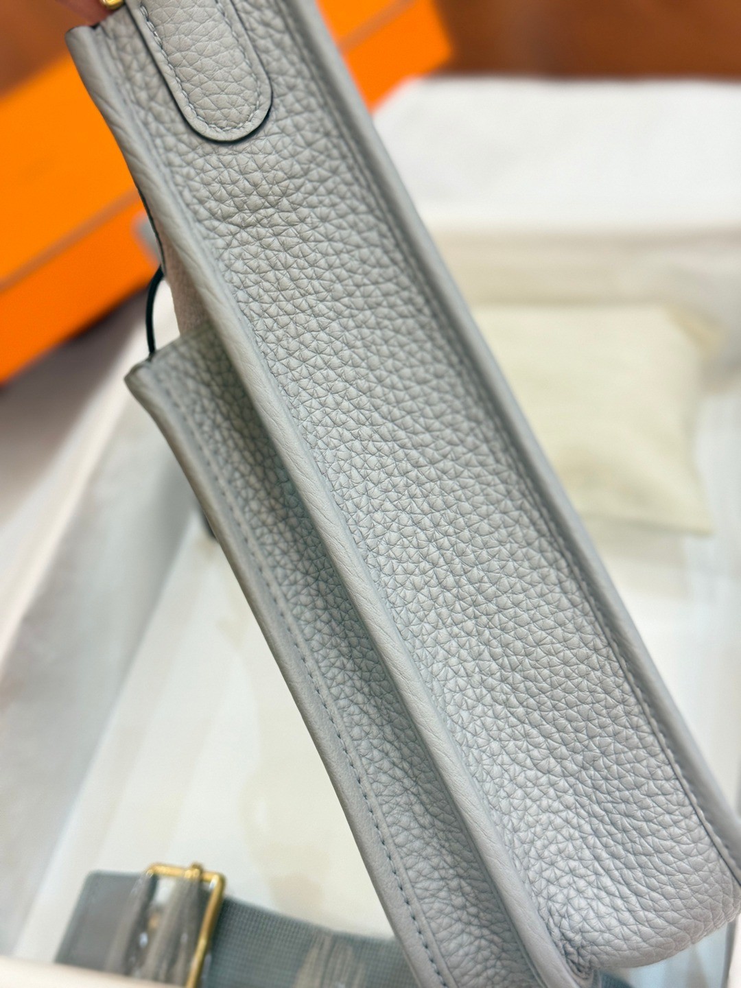 Evelyne 23 TC皮斜背包木偶灰_6