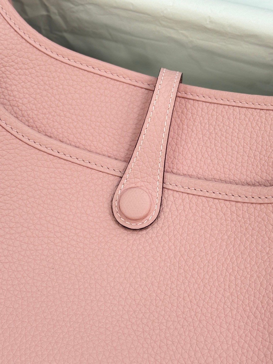 Evelyne 23 TC皮斜背包粉_3