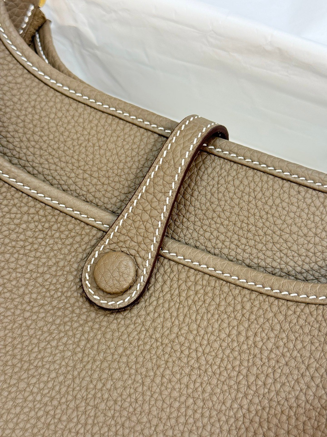 Evelyne 23 TC皮斜背包大象灰_3