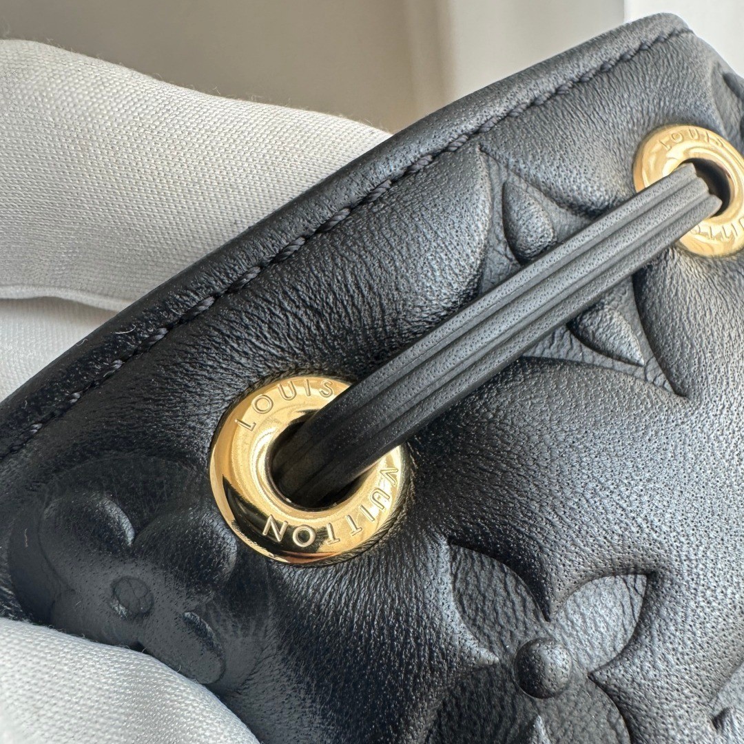 M26216 Coussin Bucket鏈帶水桶包黑_14