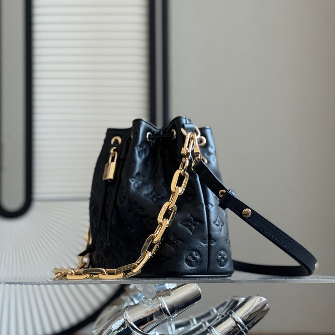 M26216 Coussin Bucket鏈帶水桶包黑_3