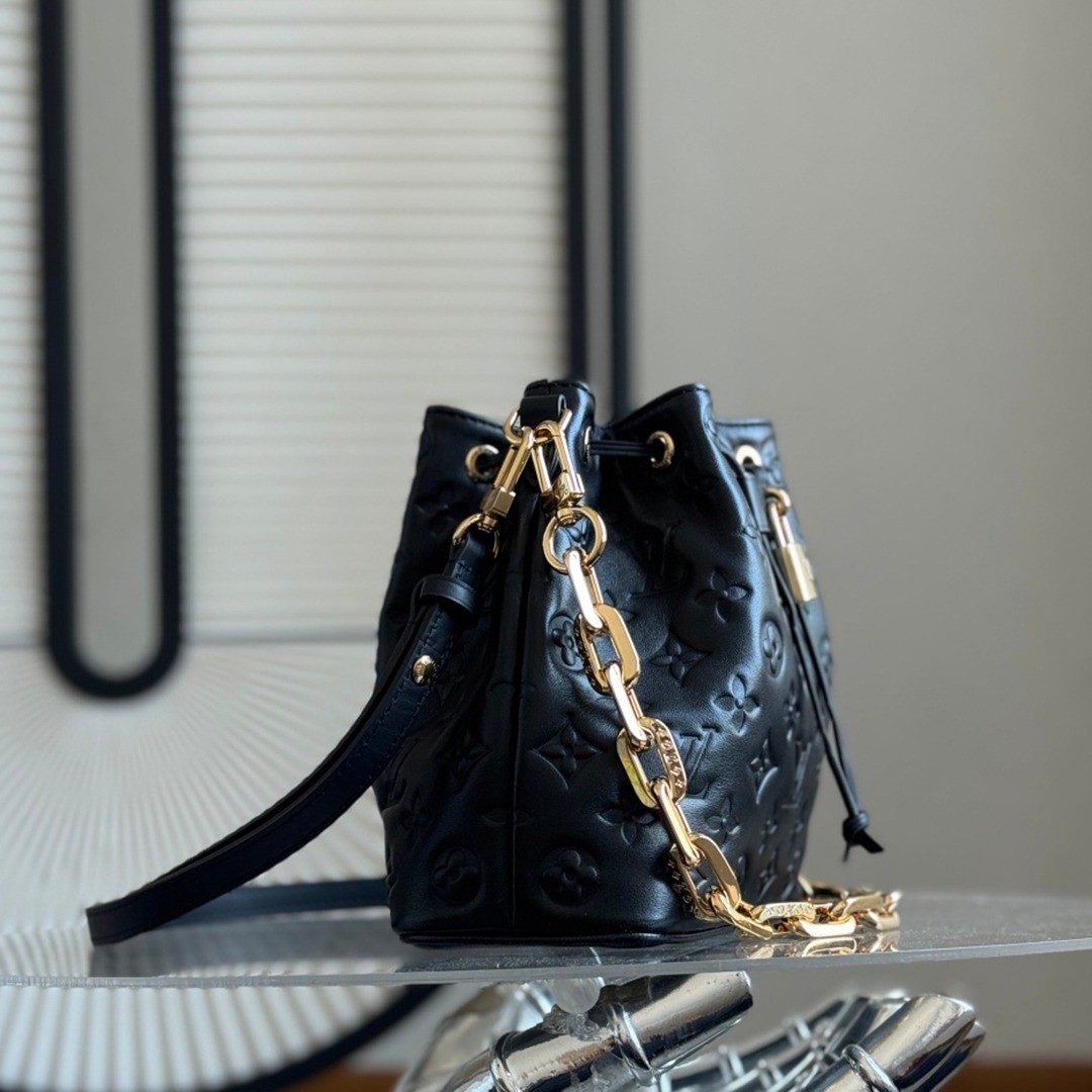 M26216 Coussin Bucket鏈帶水桶包黑_4