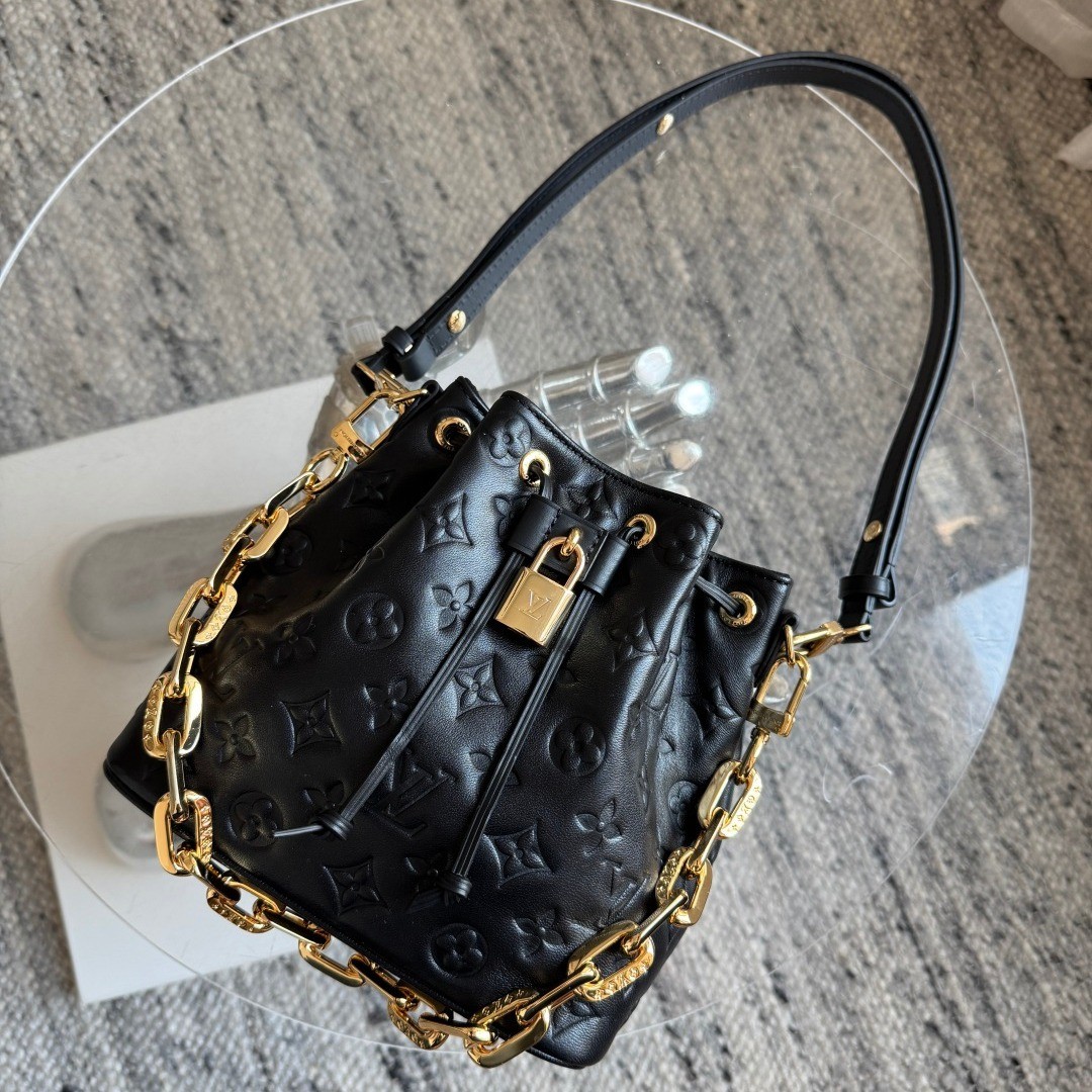 M26216 Coussin Bucket鏈帶水桶包黑_7