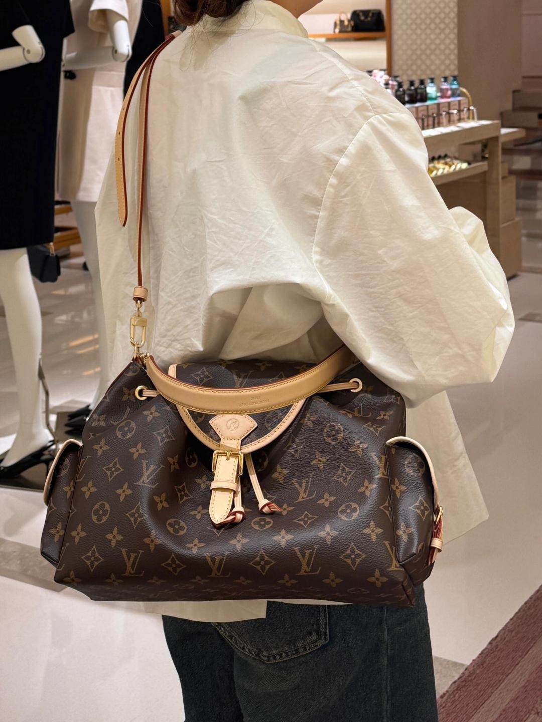 M26040 Odyssee餃子包中號_2