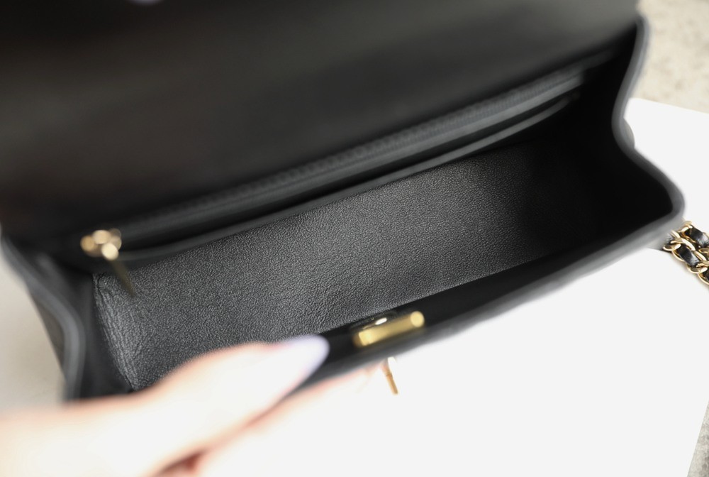 CF大Mini Handle黑色羊皮_4