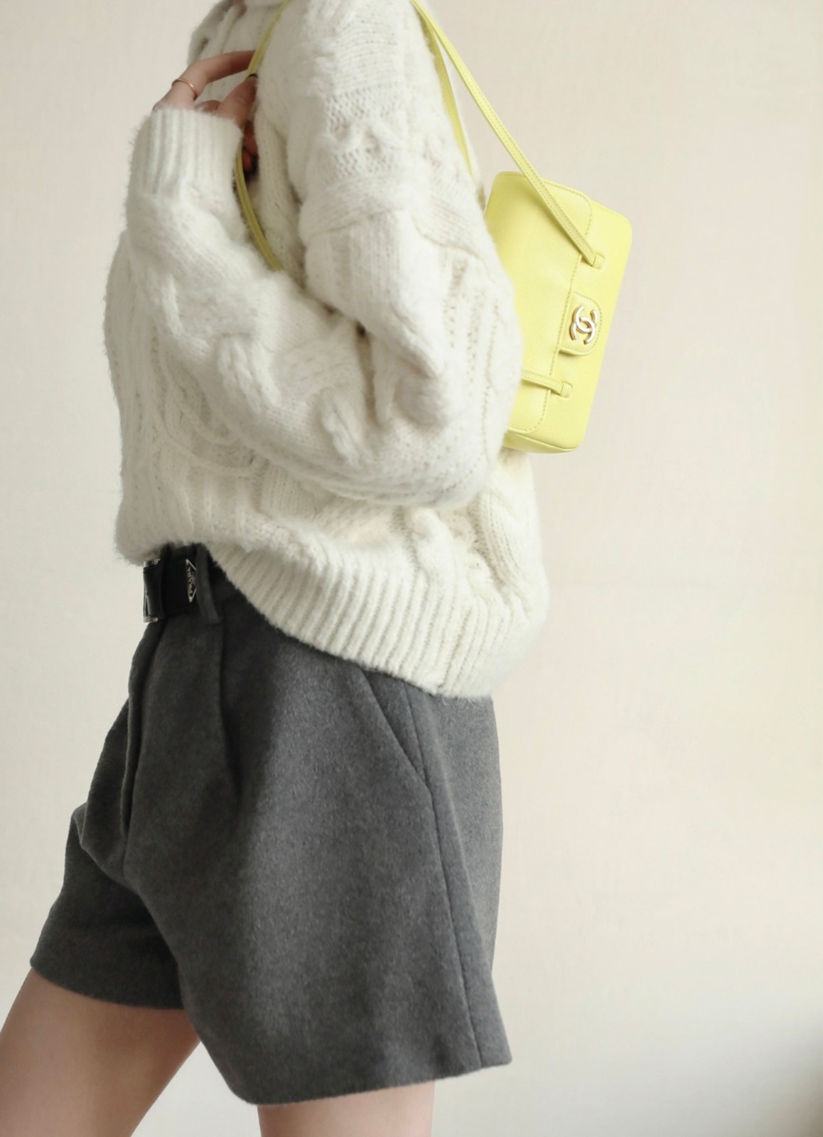 26P皮肩帶Mini手拿包小雞黃_6