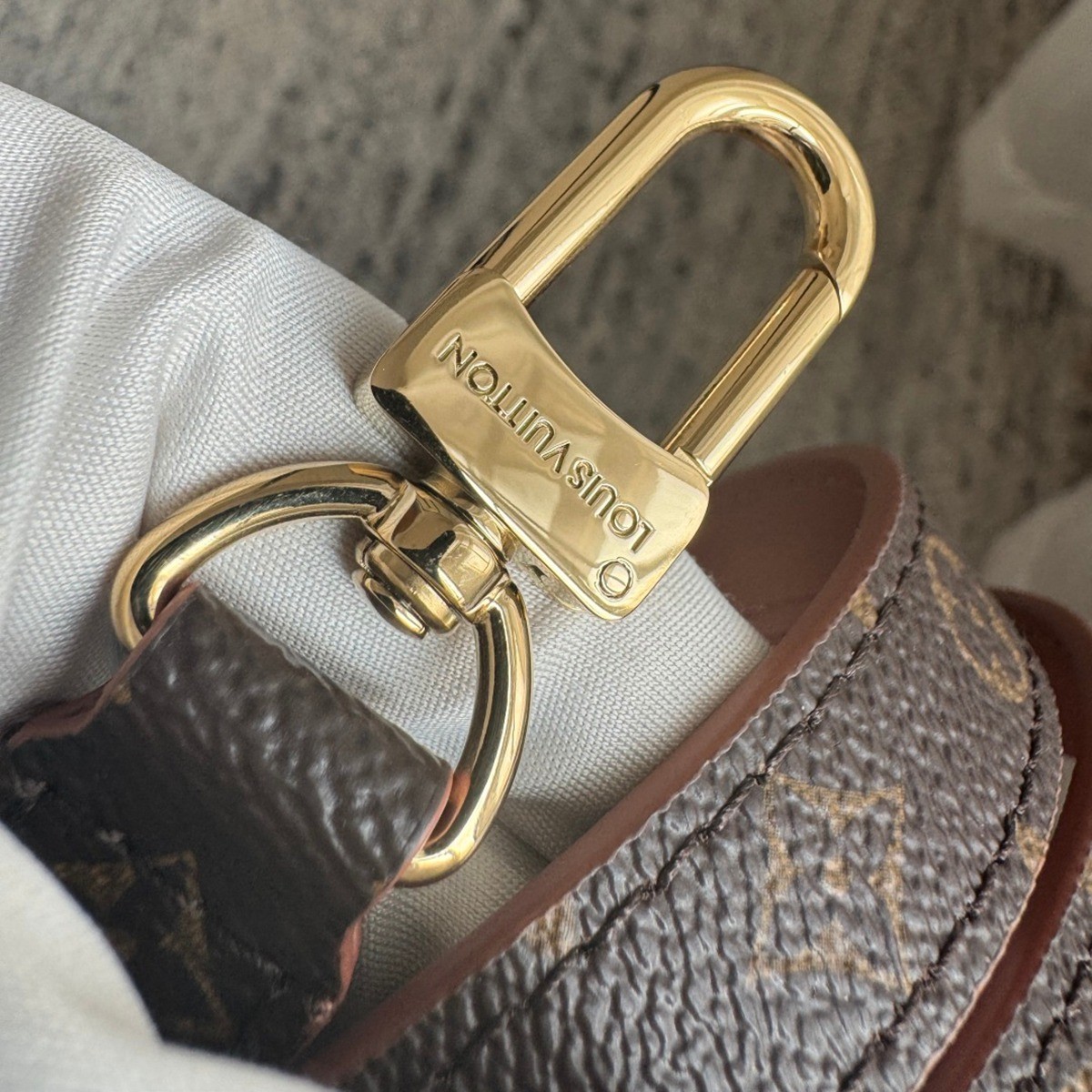 M28288 Madeleine BB手袋_9