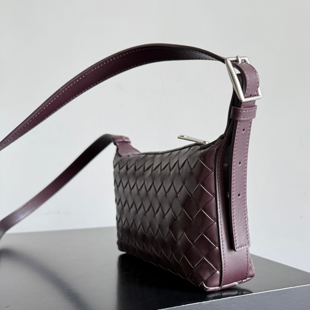 844018手機斜挎包深巴羅紅_7