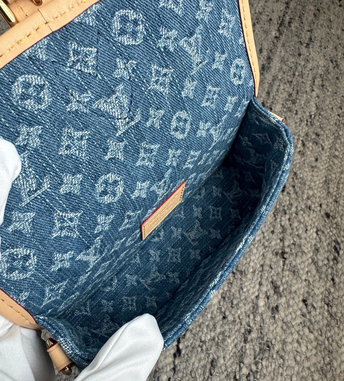 M27700 Nano Diane丹寧牛仔法棍包_7