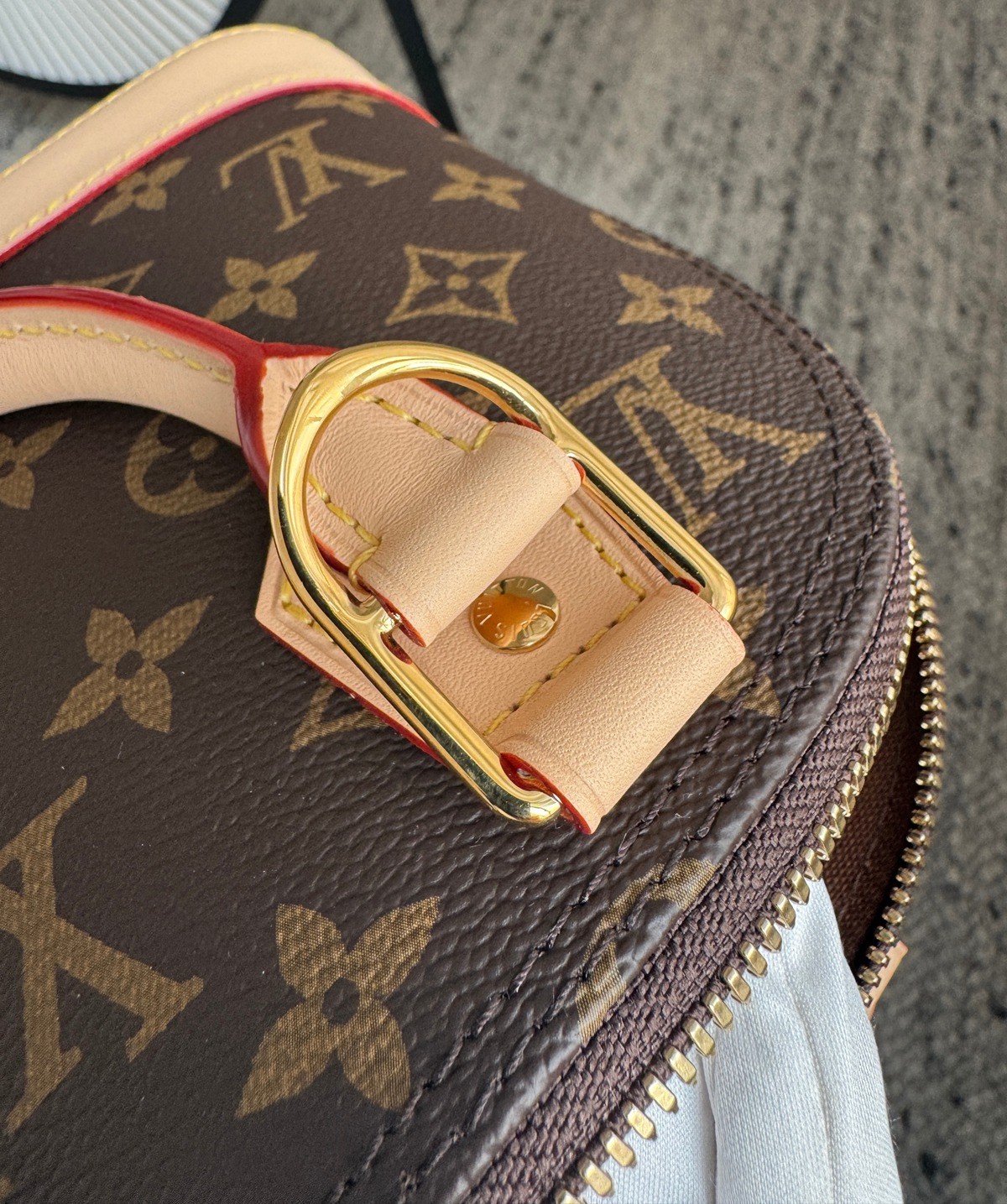 M46990 Alma BB貝殼包_9