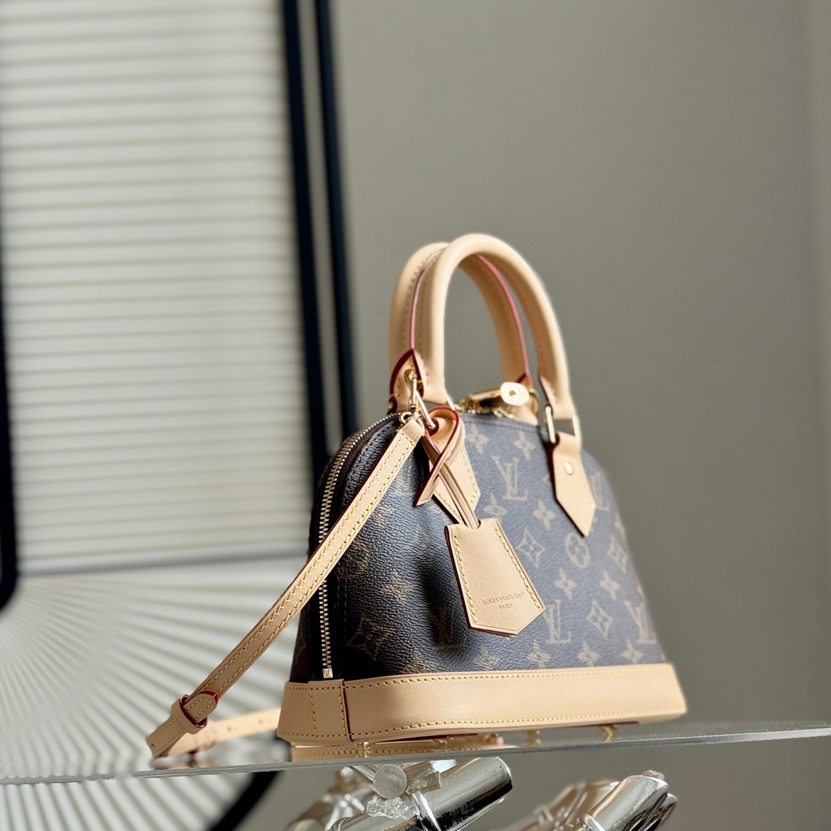 M46990 Alma BB貝殼包_7