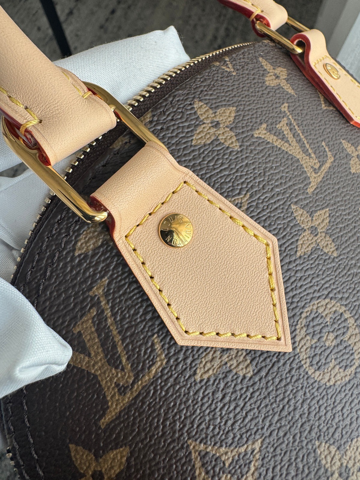 M46990 Alma BB貝殼包_13