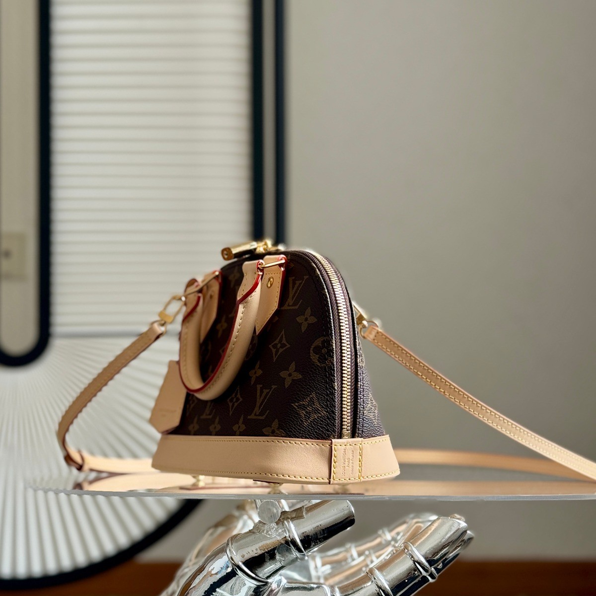 M46990 Alma BB貝殼包_5