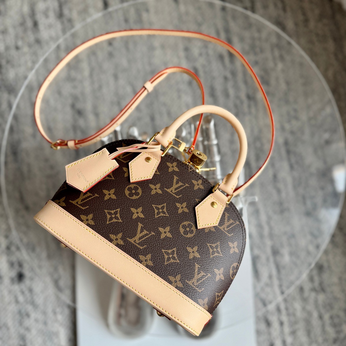 M46990 Alma BB貝殼包_4