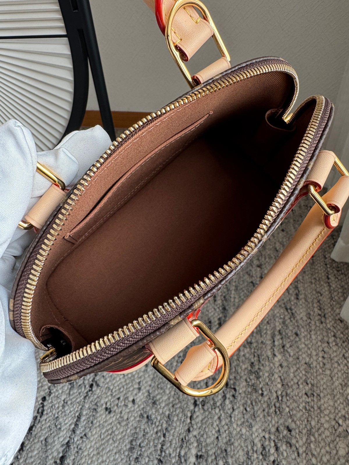 M46990 Alma BB貝殼包_3