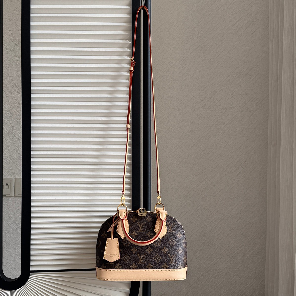 M46990 Alma BB貝殼包_16