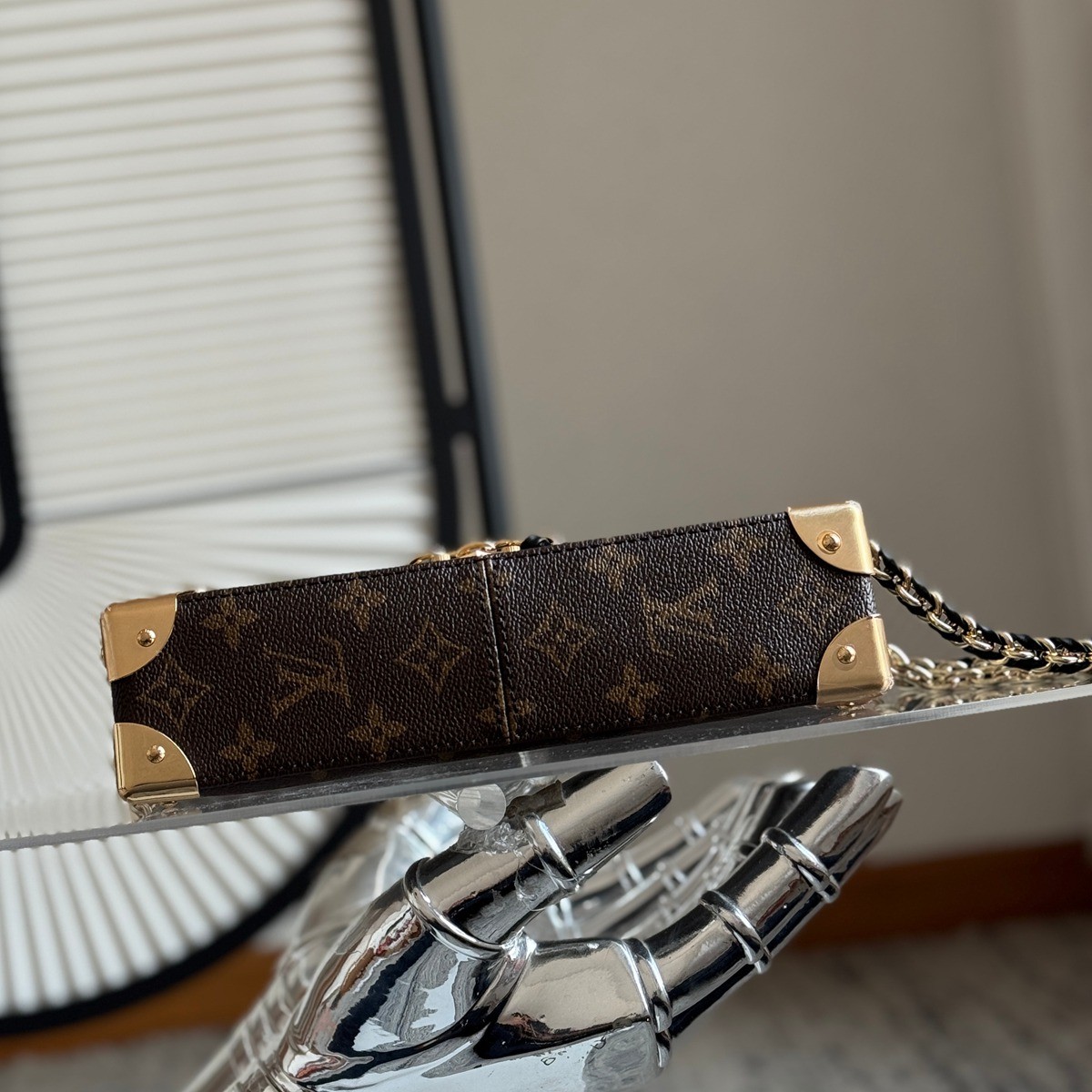 M27266 Trunkie East West鏈條郵差包_5