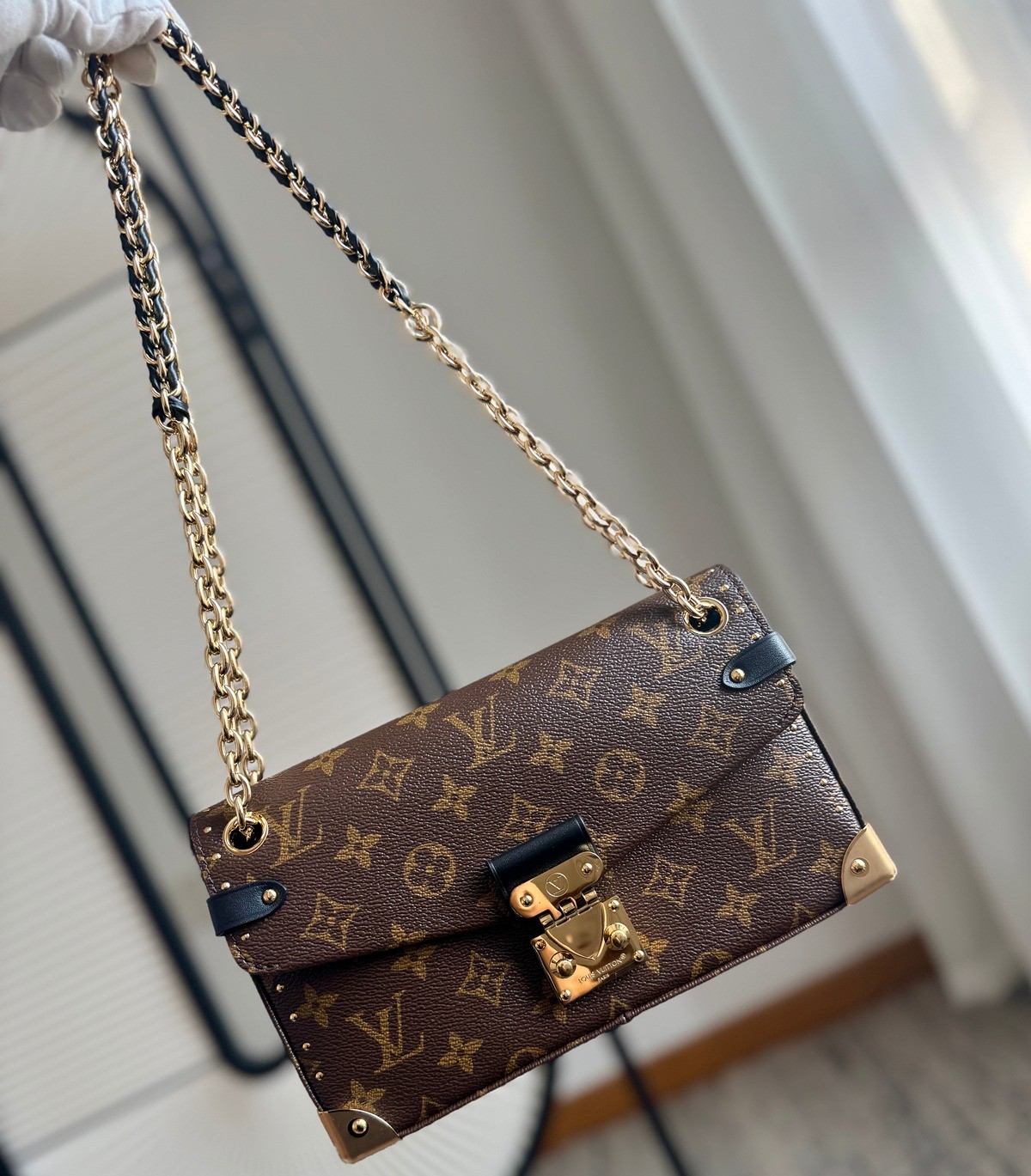 M27266 Trunkie East West鏈條郵差包_9