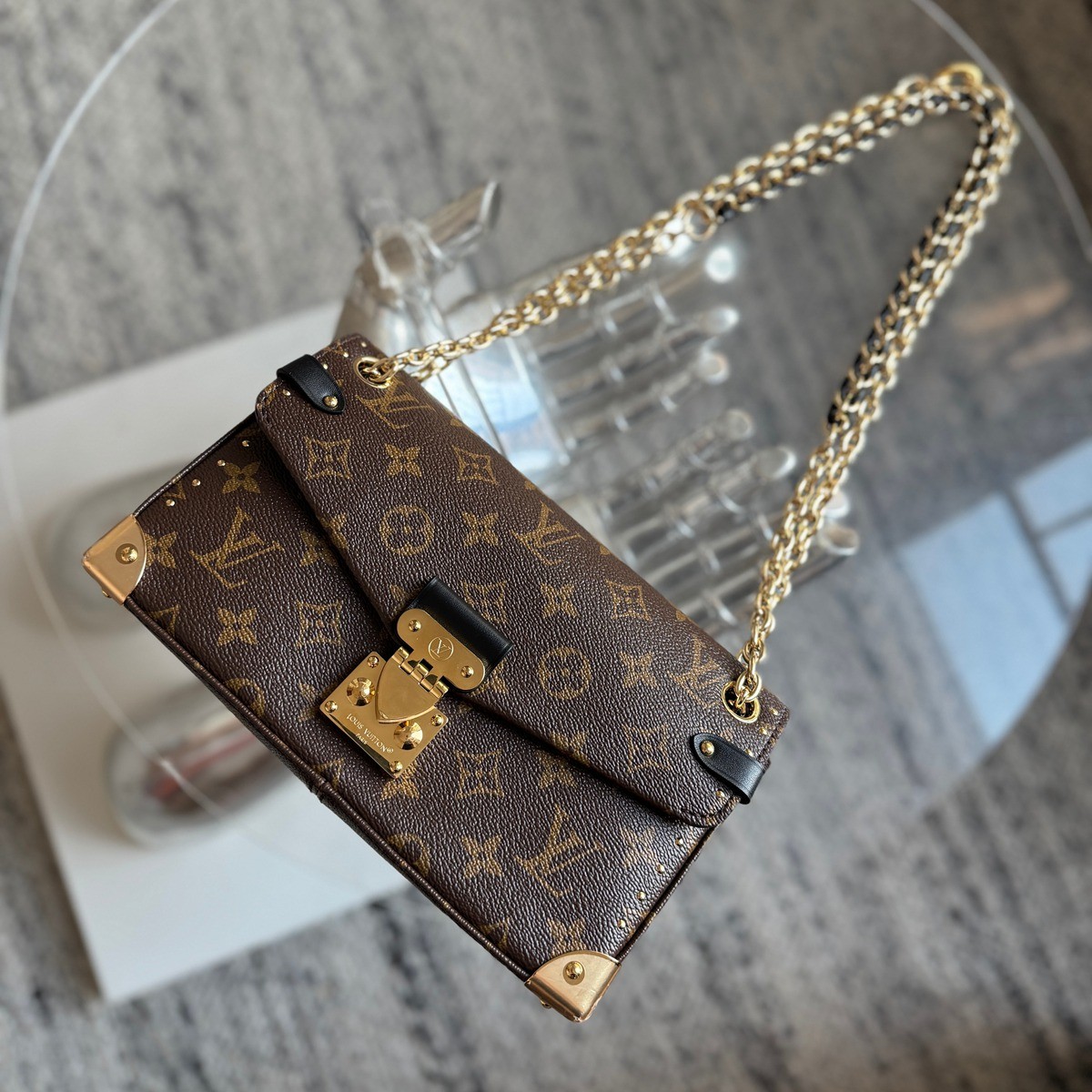 M27266 Trunkie East West鏈條郵差包_12