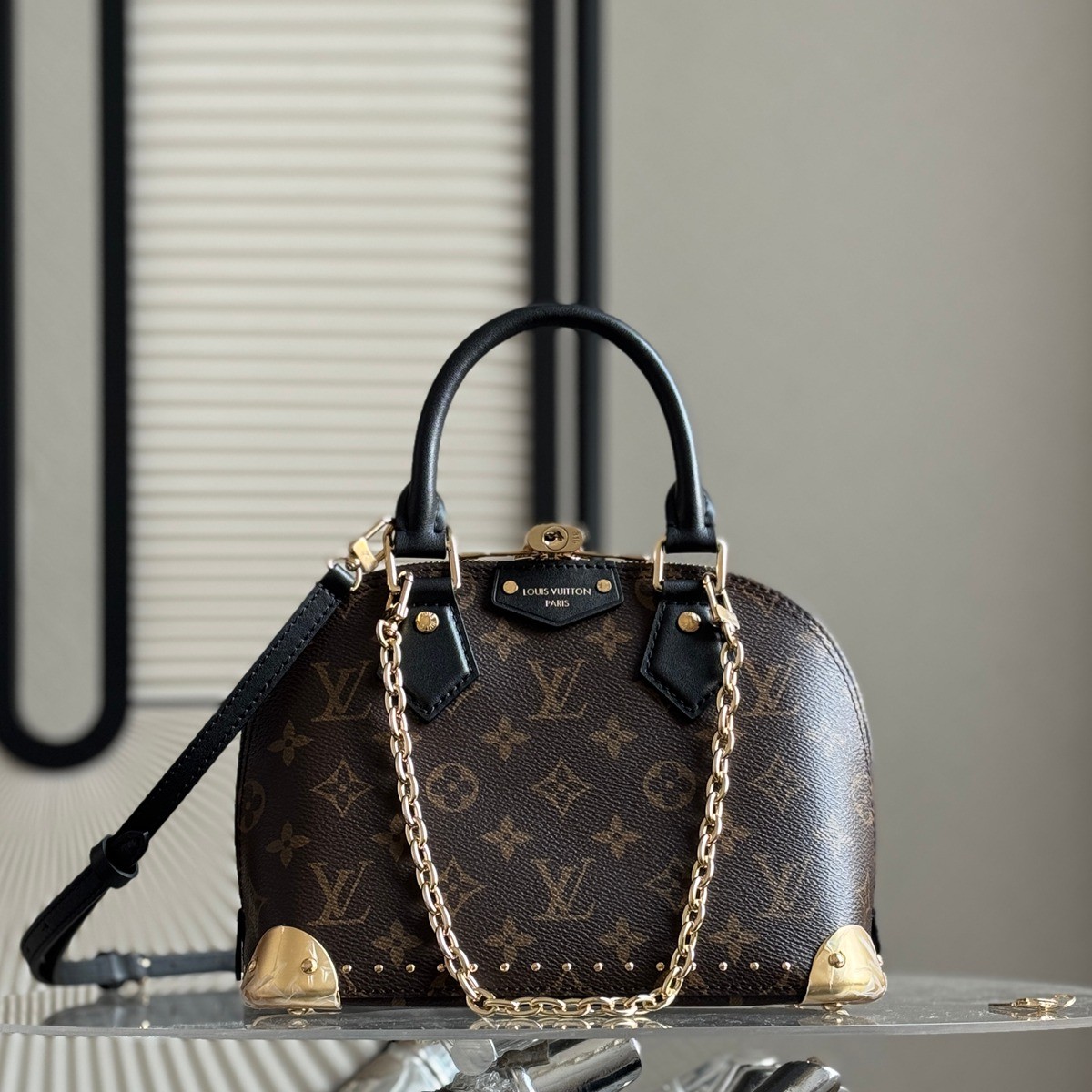 M26084 Alma Trunk BB貝殼包