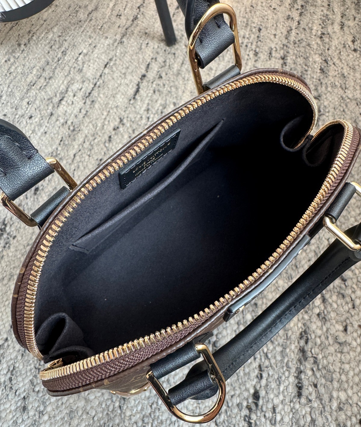 M26084 Alma Trunk BB貝殼包_13