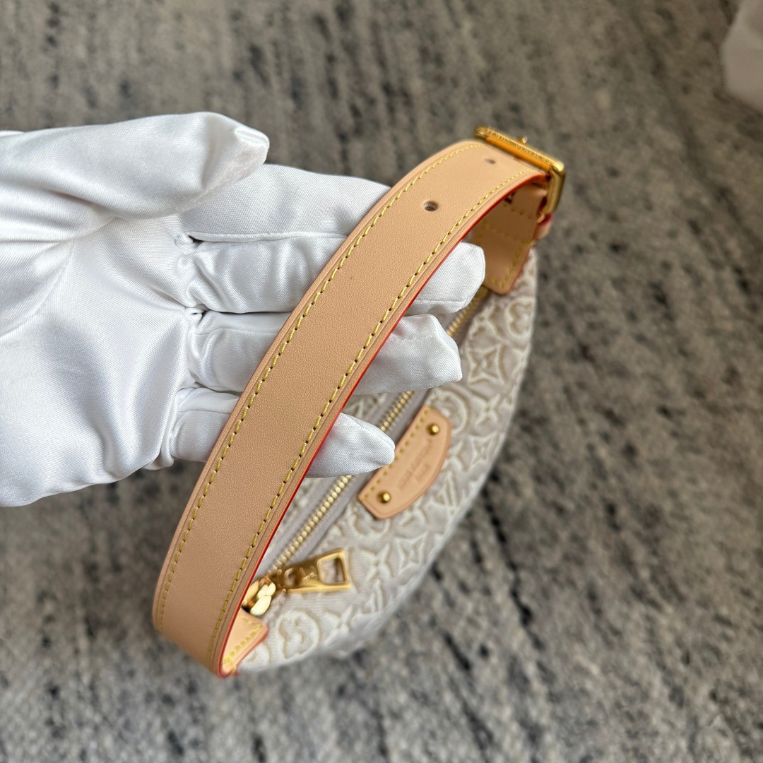 M29879 Pochette Hills刺繡飯盒包_10