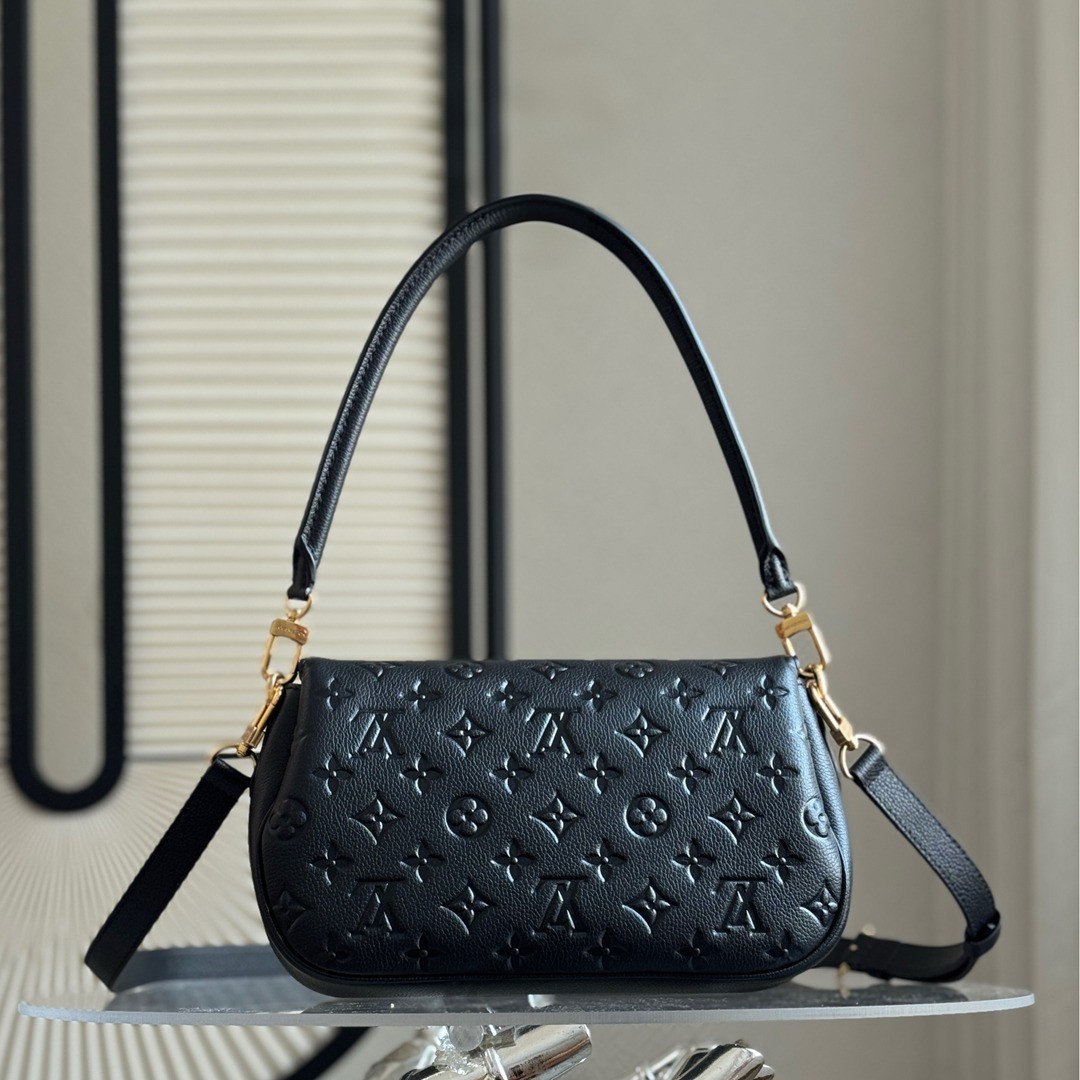 M29783 PochetteMetis Soft PM黑金_4